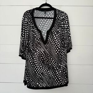 Lapis Women’s 1X Black White Stretchy Blouse Top